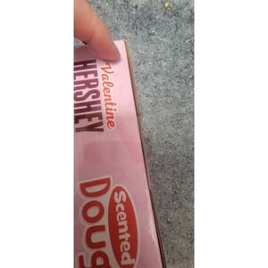 Valentine‎ Hershey Scented Dough: Reese's Shape Mold w/play dough